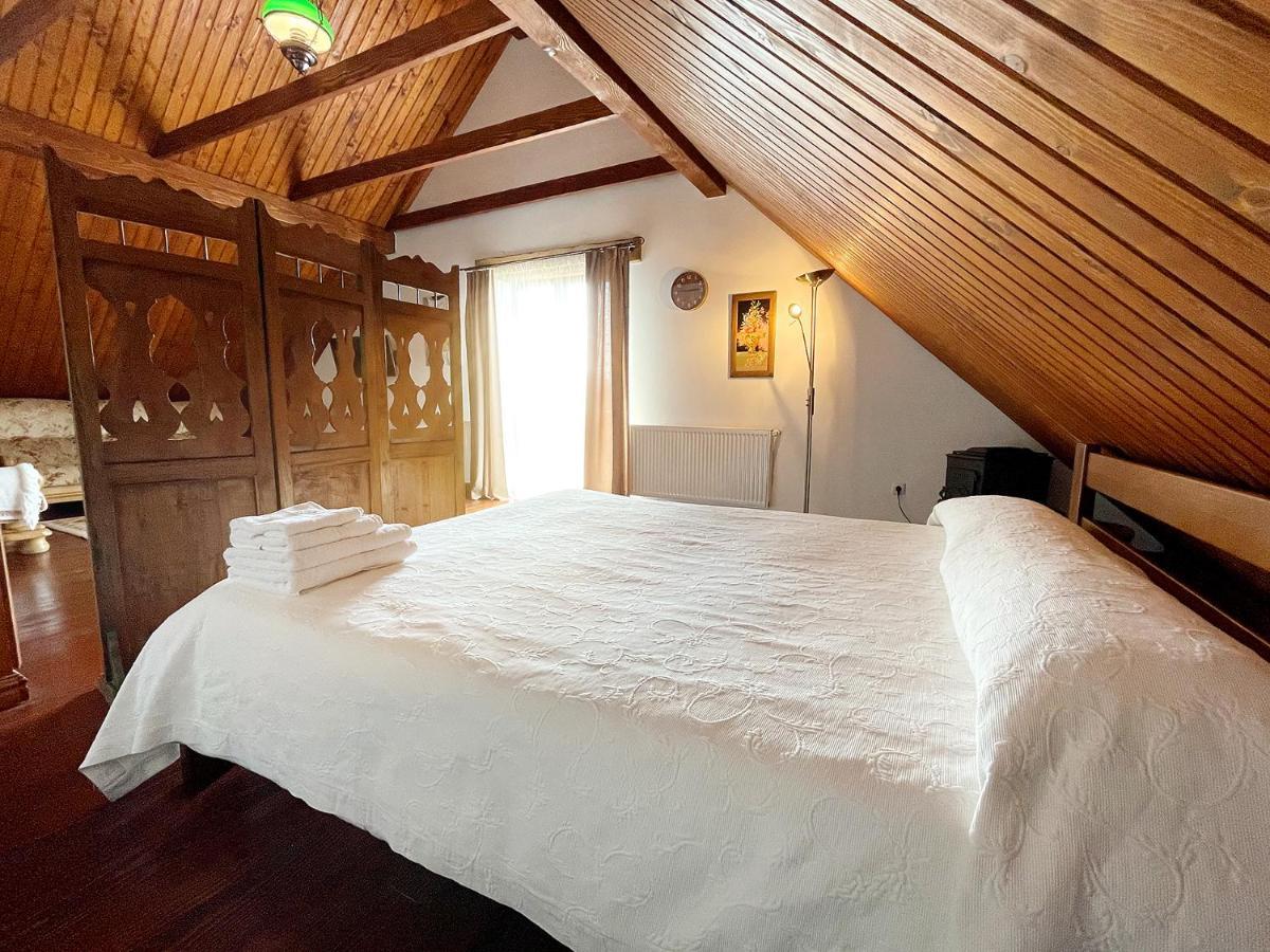 Villa Zoryany Dvir Skhidnytsia ภายนอก รูปภาพ