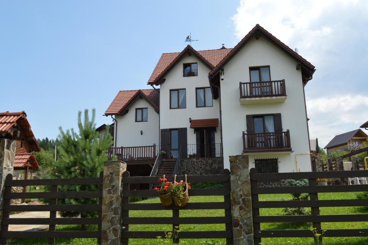 Villa Zoryany Dvir Skhidnytsia ภายนอก รูปภาพ